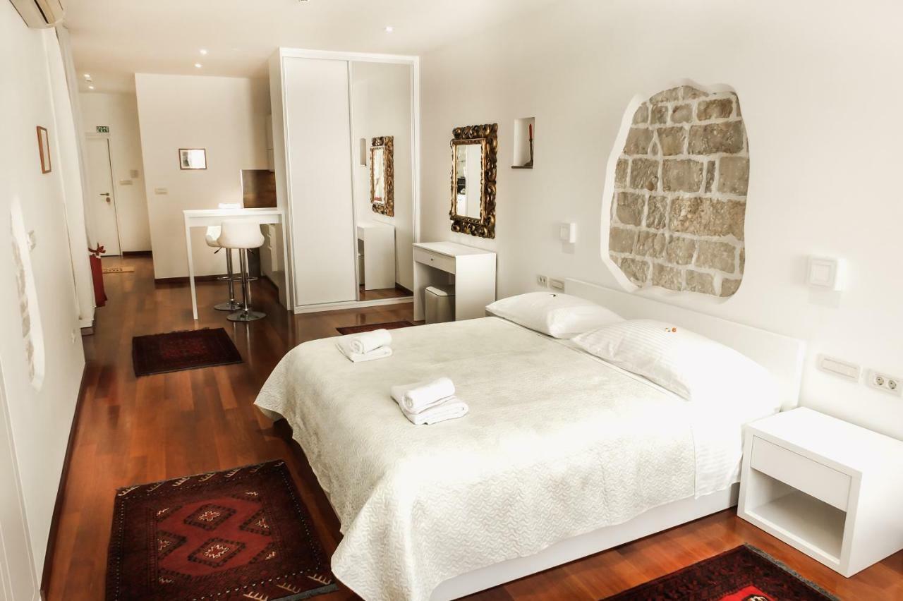 Old Square Studio Apartment 斯普利特 外观 照片