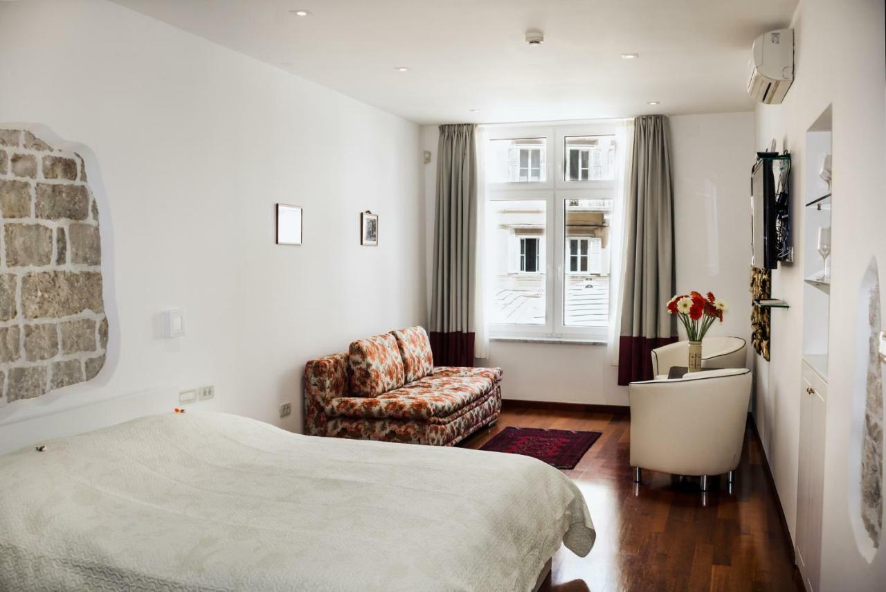 Old Square Studio Apartment 斯普利特 外观 照片